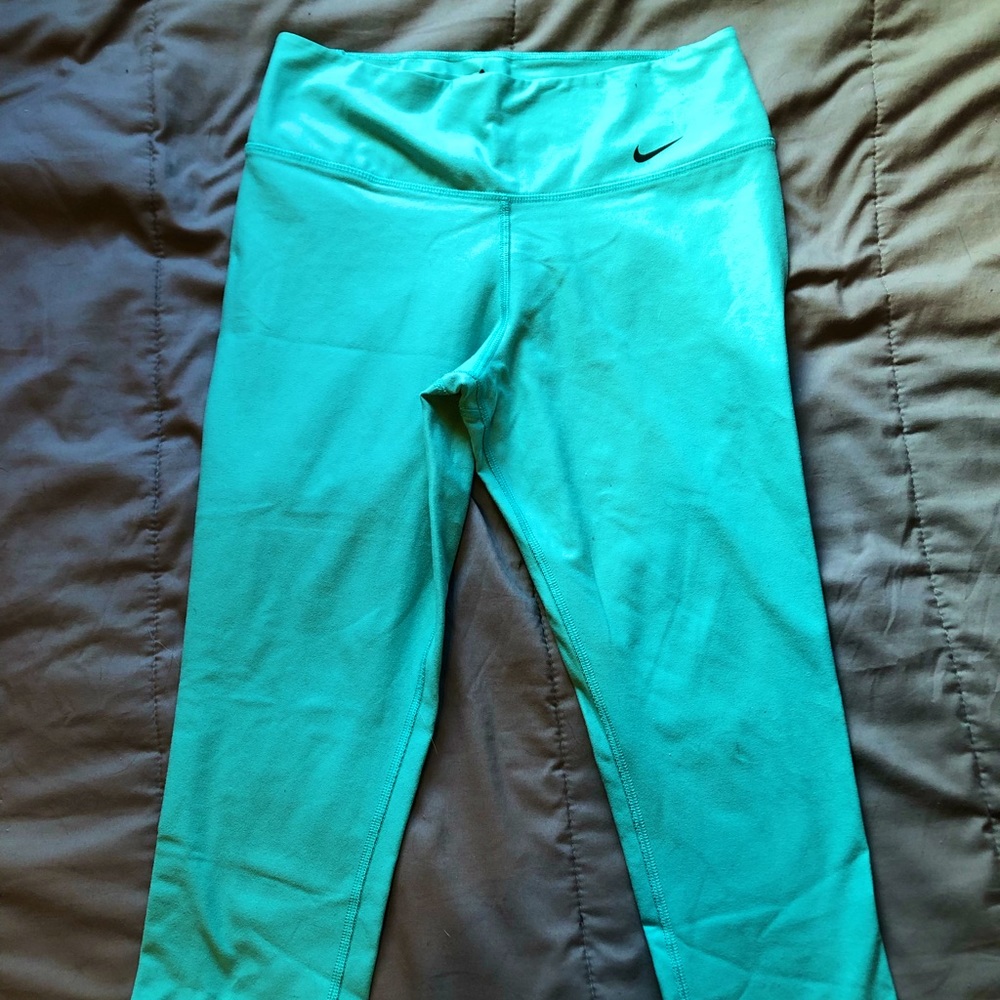 Nike cropped leggings